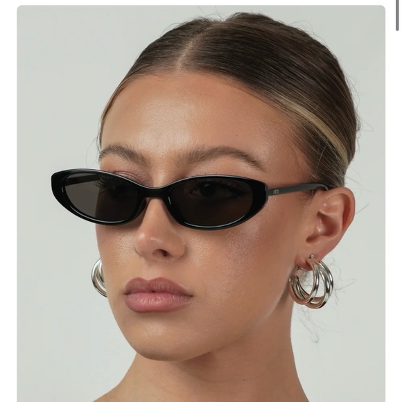 Otra Sunglasses: Lulu (NWT) - Picture 5 of 6